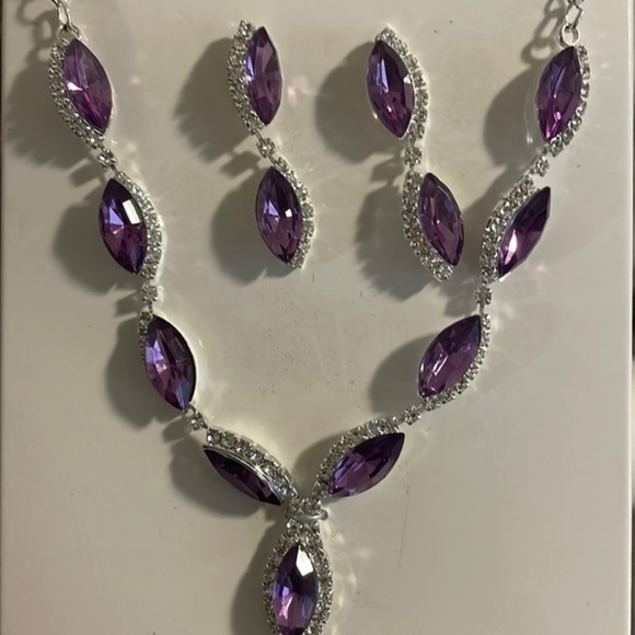 Jaclyn Smith Pear-Shaped faux Amethyst Diamond Accent Necklace Set Silver Tone - Picture 1 of 8